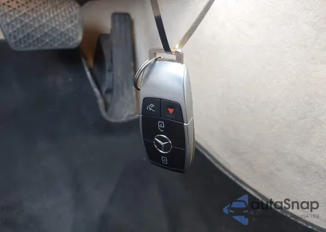 2019 Mercedes-Benz C 300 4Matic from USA, damaged, VIN WDDWJ8EB9KF772096